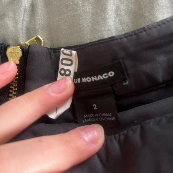 CLUB MONACO FAUX LEATHER BLACK MINI SKIRT - Picture 6 of 6